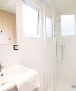 Douche Du Mobil Home Nautilus Avec 2 Chambres Camping Océan Vacances à Saint Georges De Didonne
