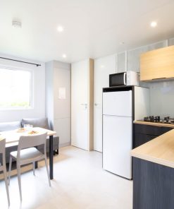 Salle A Manger Mobil Home Nautilus Avec 2 Chambres Camping Océan Vacances à Saint Georges De Didonne