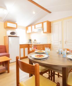 Salon Mobil Home Calypso Pour 4 Pers Au Camping Océan Vacances à Saint Georges De Didonne