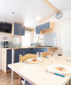 Salon Mobil Home Nautilus Pour 4 Personnes Camping Océan Vacances à Saint Georges De Didonne